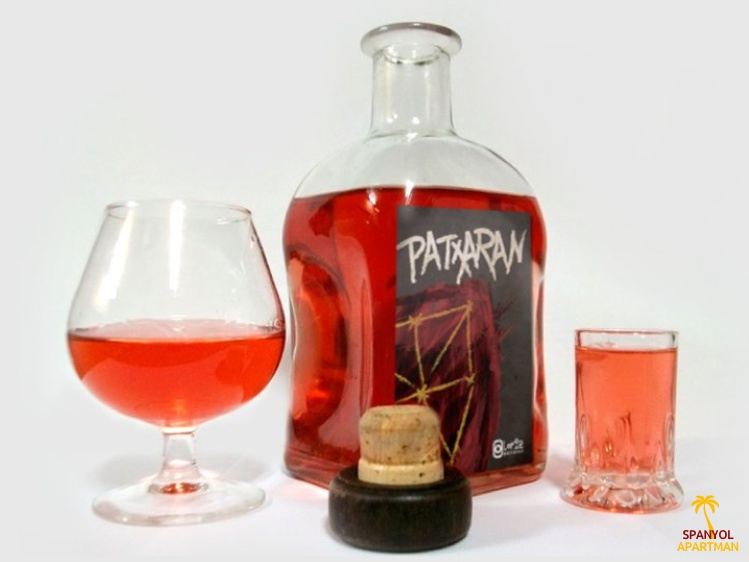 Pacharan alkoholos spanyol ital